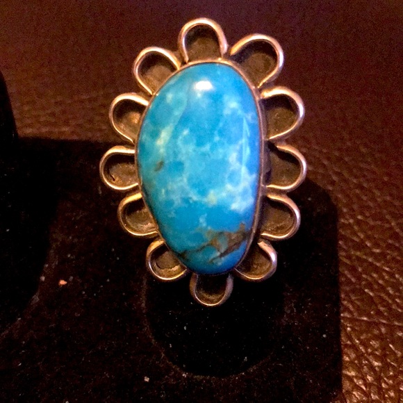 Substantial size turquoise and sterling native ring. - Picture 1 of 4